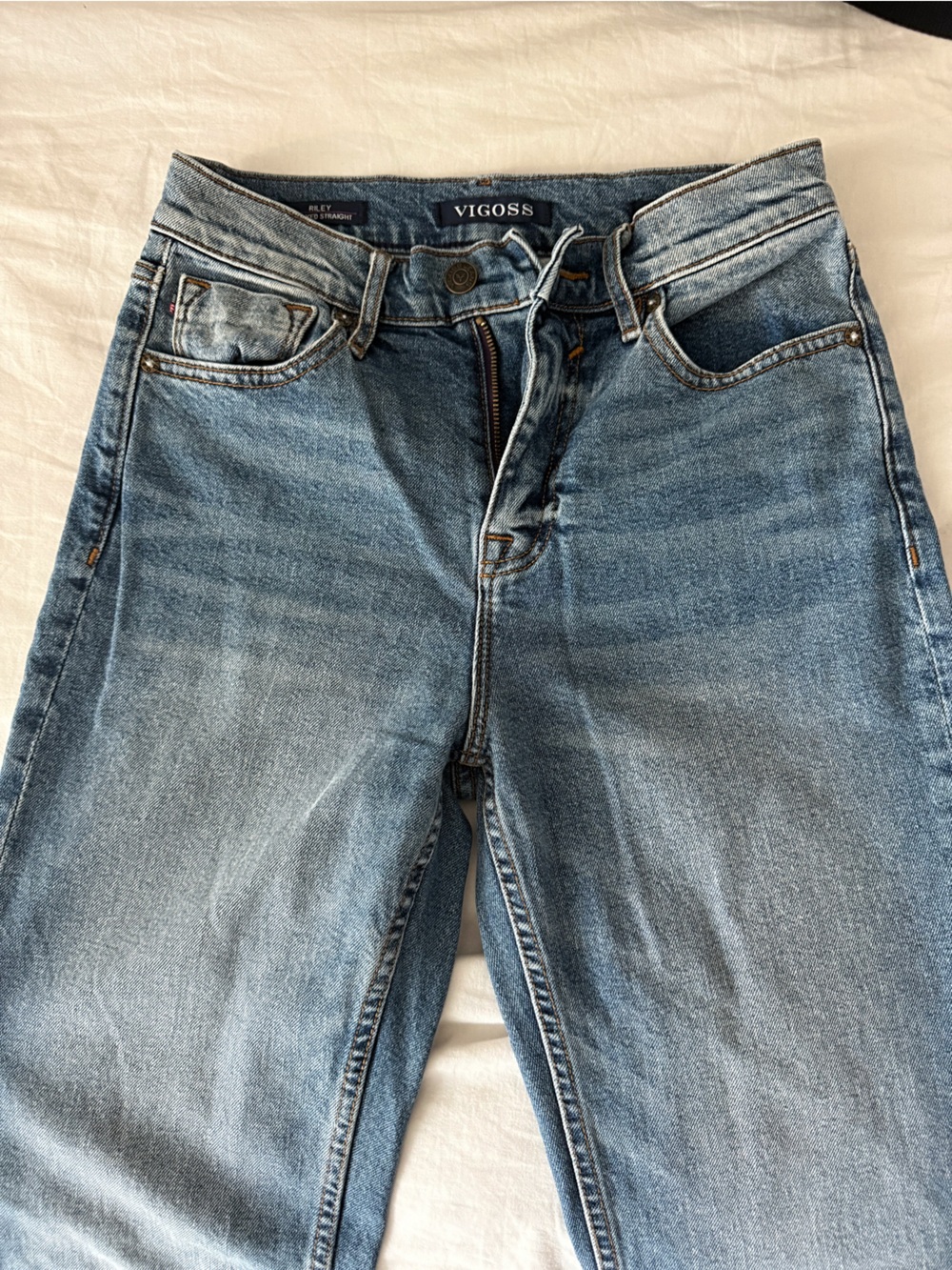 Vigoss Women's Light Wash Straight Leg Jeans